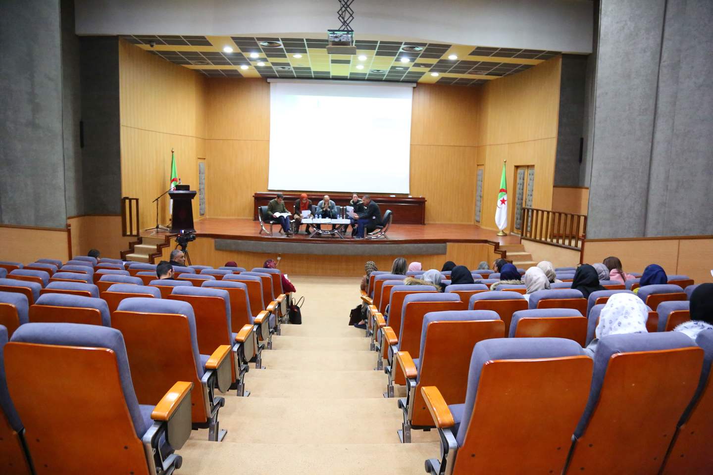 Mémoires des acteurs politiques et militaires en Algérie du XIX ème siècle Etudes des cas L'Oranie et son Sud, Etude sur l'espace Tribal et l'administration militaire durant la période coloniale (1830-1873)